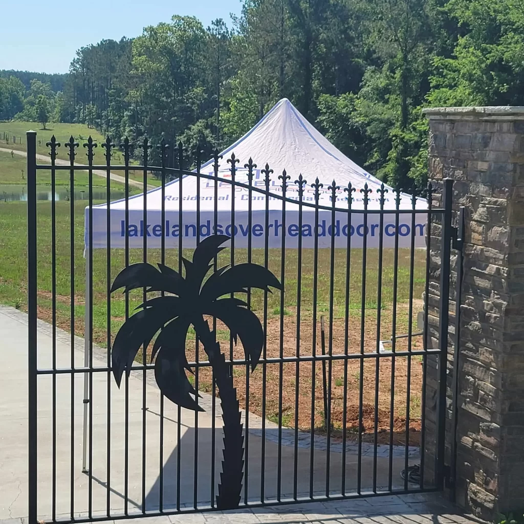 Lakelands Overhead Door Gate